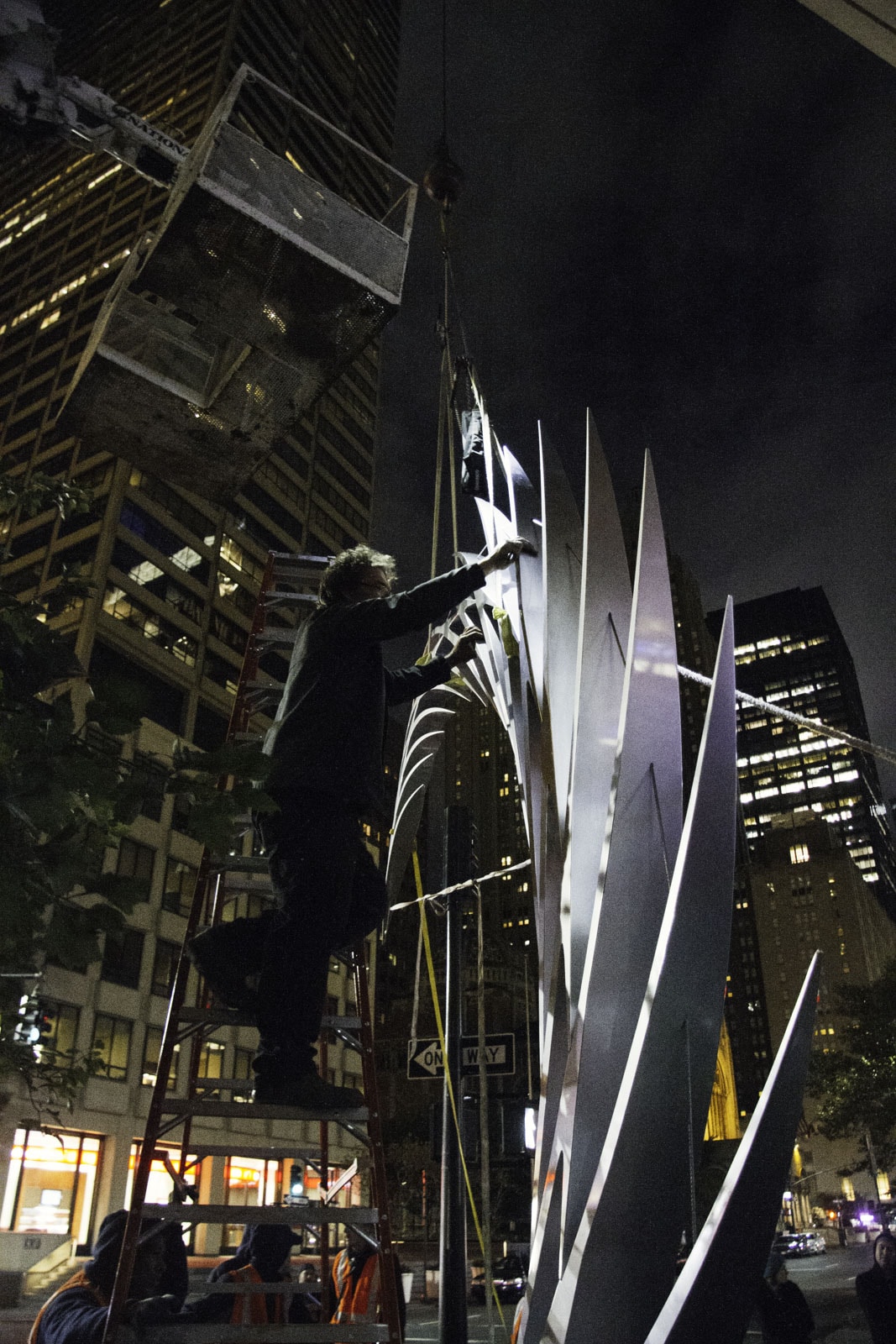 Philip Stewart Installing Santiago Calatrava's sculpture S2