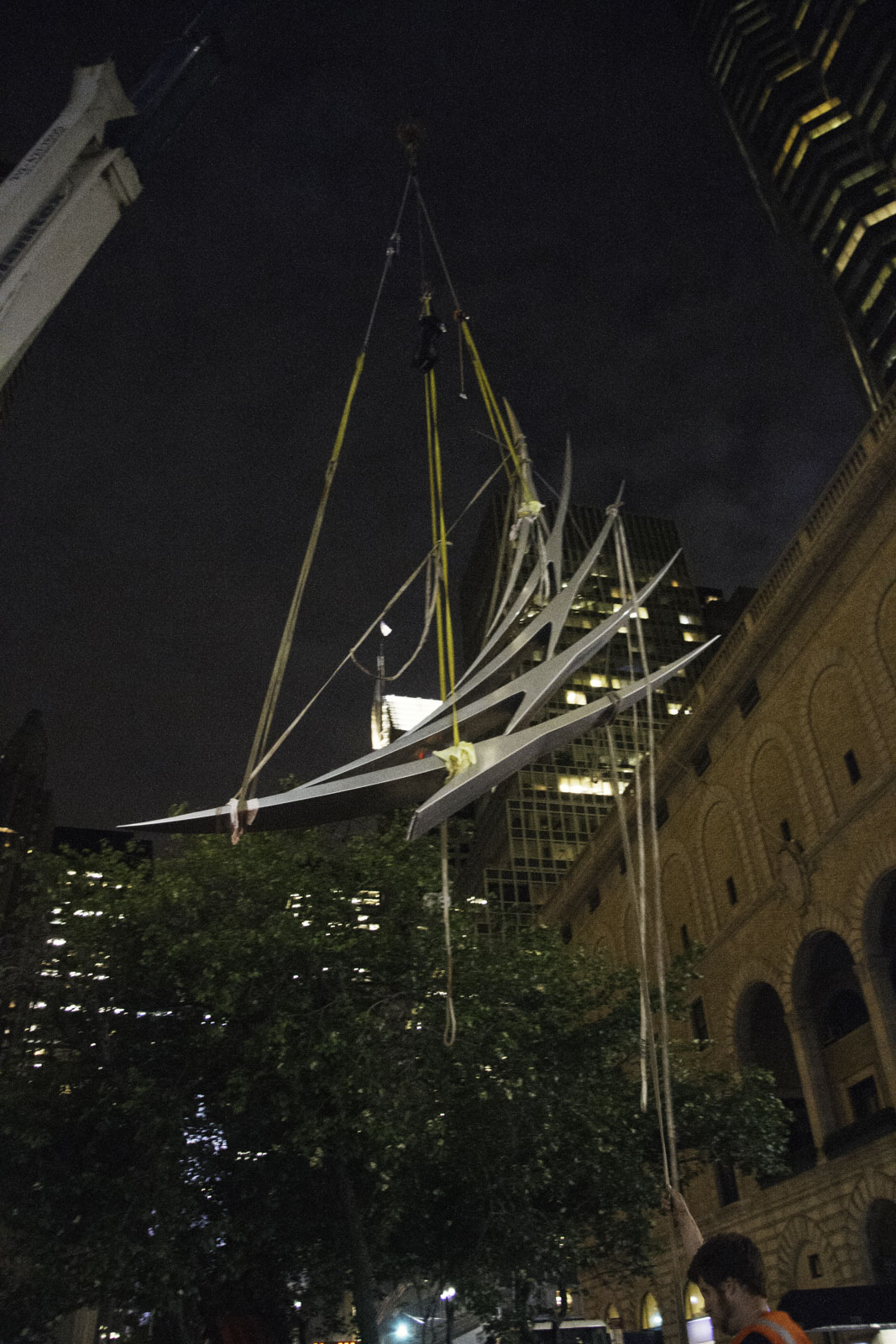 Installing Santiago Calatrava's sculpture S3